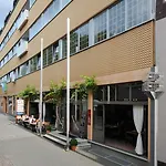 מלון Hotel Central