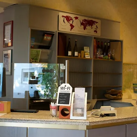 Hotel Central Hotel 4*