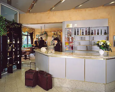 Hotel Central פרנקנטל