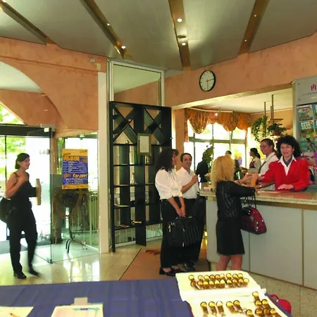 Hotel Central Hotel 4*