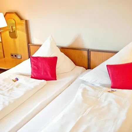 Hotel Central מלון פרנקנטל